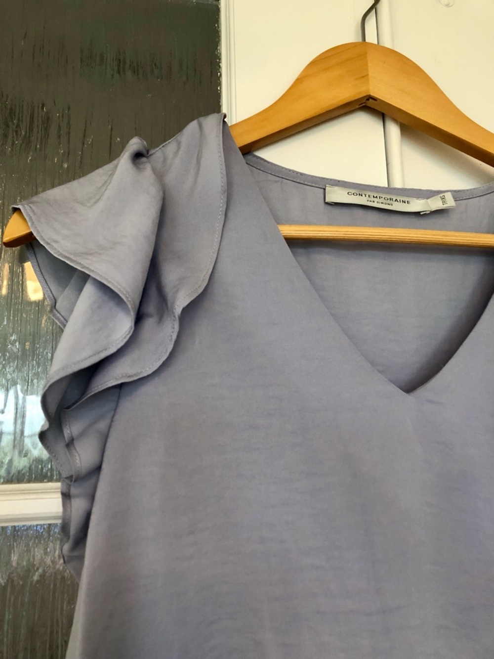 💜 Contemporaine Lilac Ruffle Sleeve V-Neck Blouse